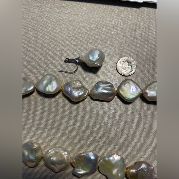 Freshwater pearls necklace and earrings set with sterling - Picture 5 of 6